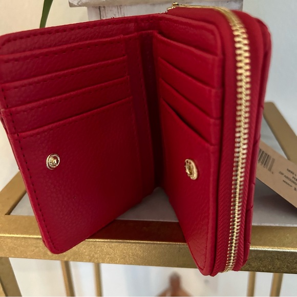 NWT Steve Madden quilted red wallet - Picture 4 of 5